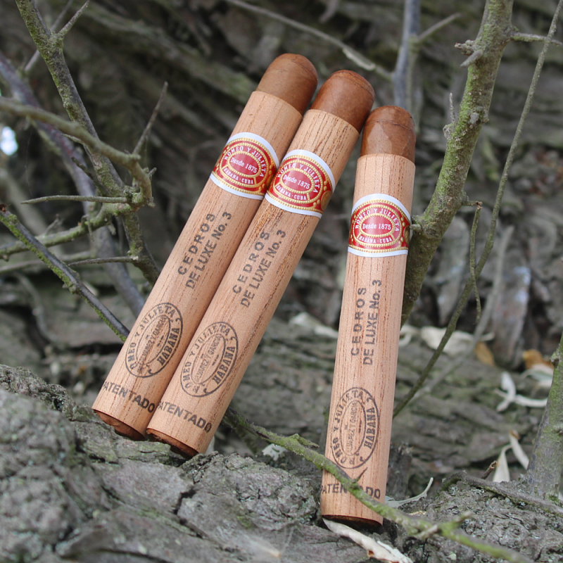 Romeo y Julieta Cedros de Luxe No. 3 Cigar - 1 Single - Image 2